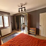 Specius Flat Near Yeditepe Univ Apartment